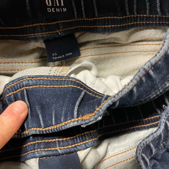 4 pairs of Boys XS Gap Pants - Picture 3 of 3